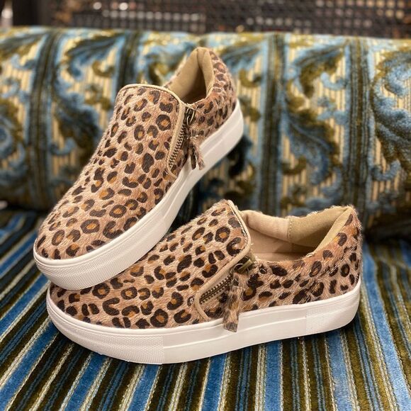 Very G ladies Simmer Fuzzy Leopard Shoes - Picture 1 of 6